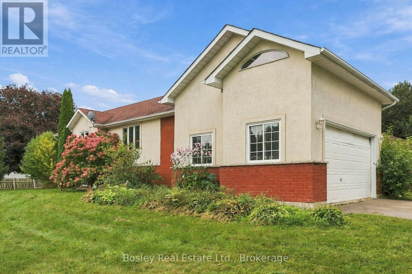 3 Shirley Court, Blue Mountains, ON, N0H 2P0