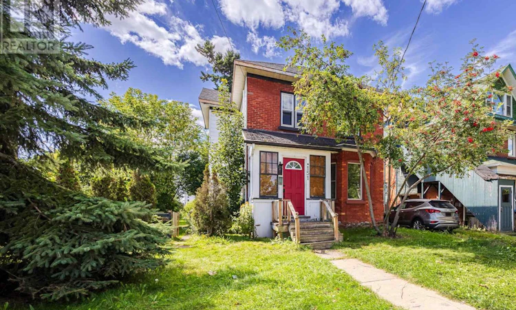 151 Albert Street E