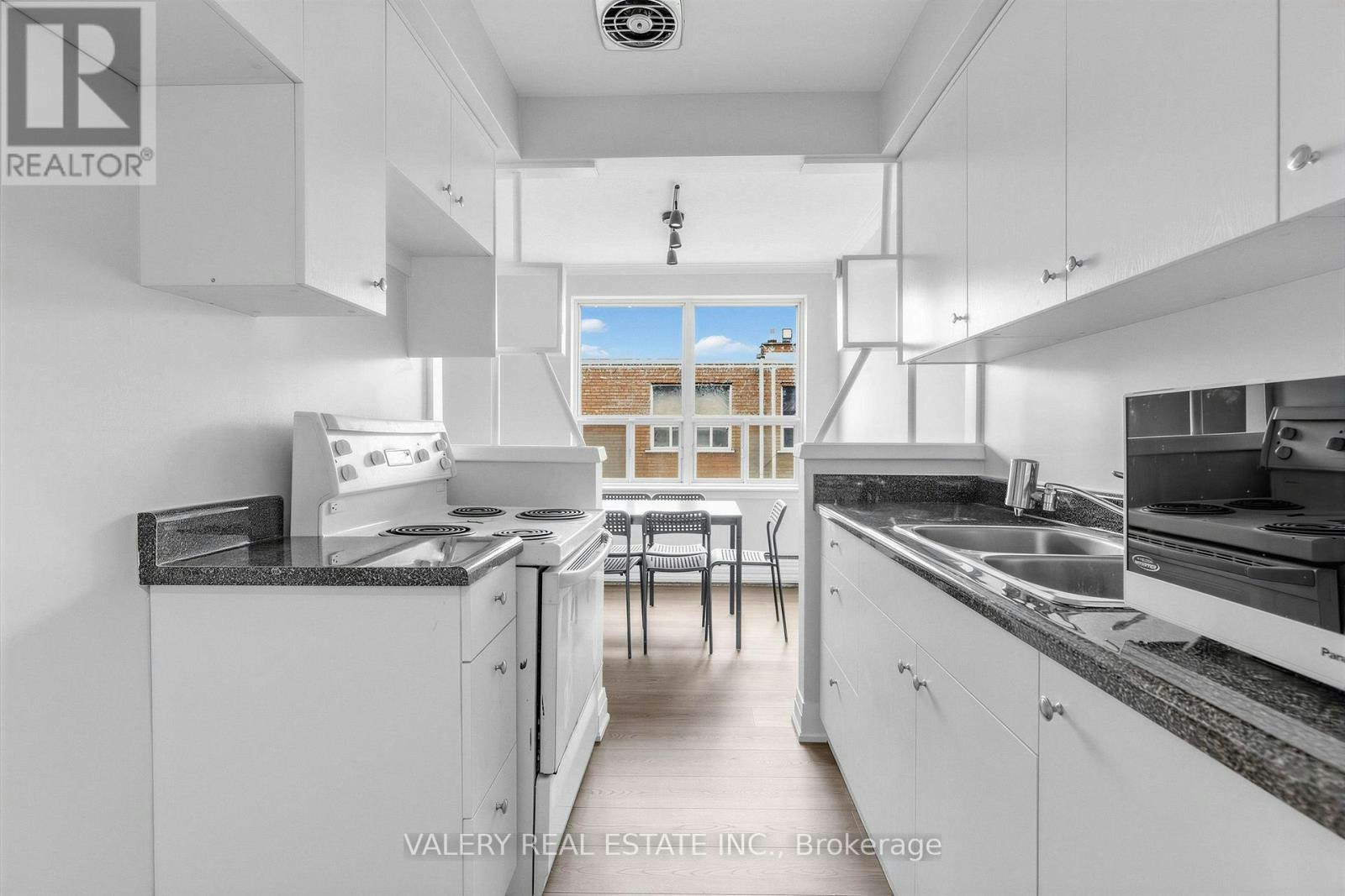 5-12 Westgate Boulevard, Toronto, ON, M3H 1N6 - 4
