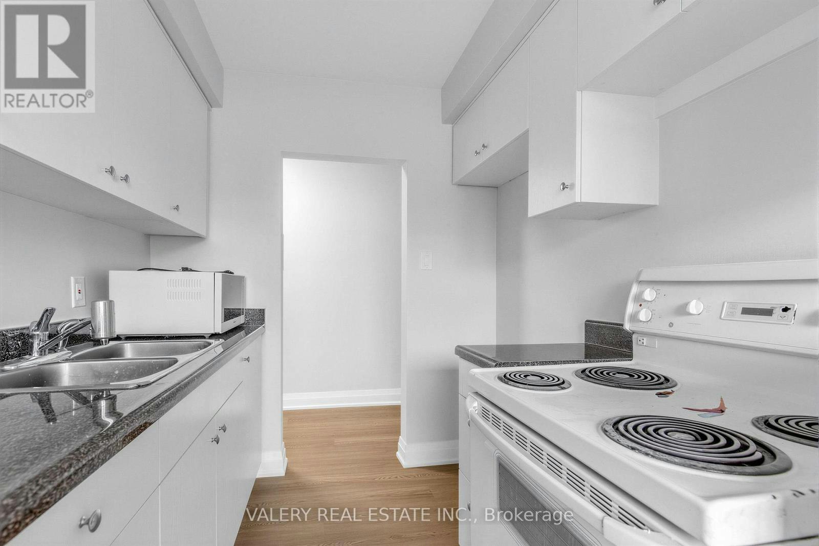 5-12 Westgate Boulevard, Toronto, ON, M3H 1N6 - 5