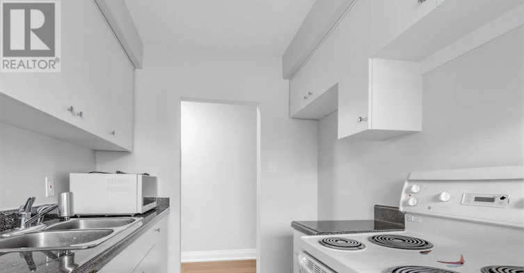 5-12 Westgate Boulevard, Toronto, ON, M3H 1N6 - 5