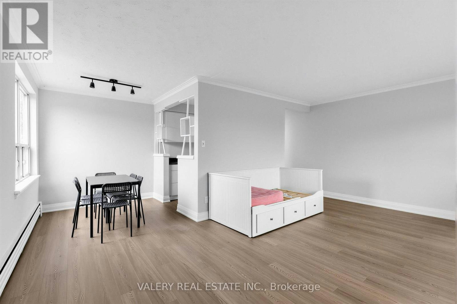 5-12 Westgate Boulevard, Toronto, ON, M3H 1N6