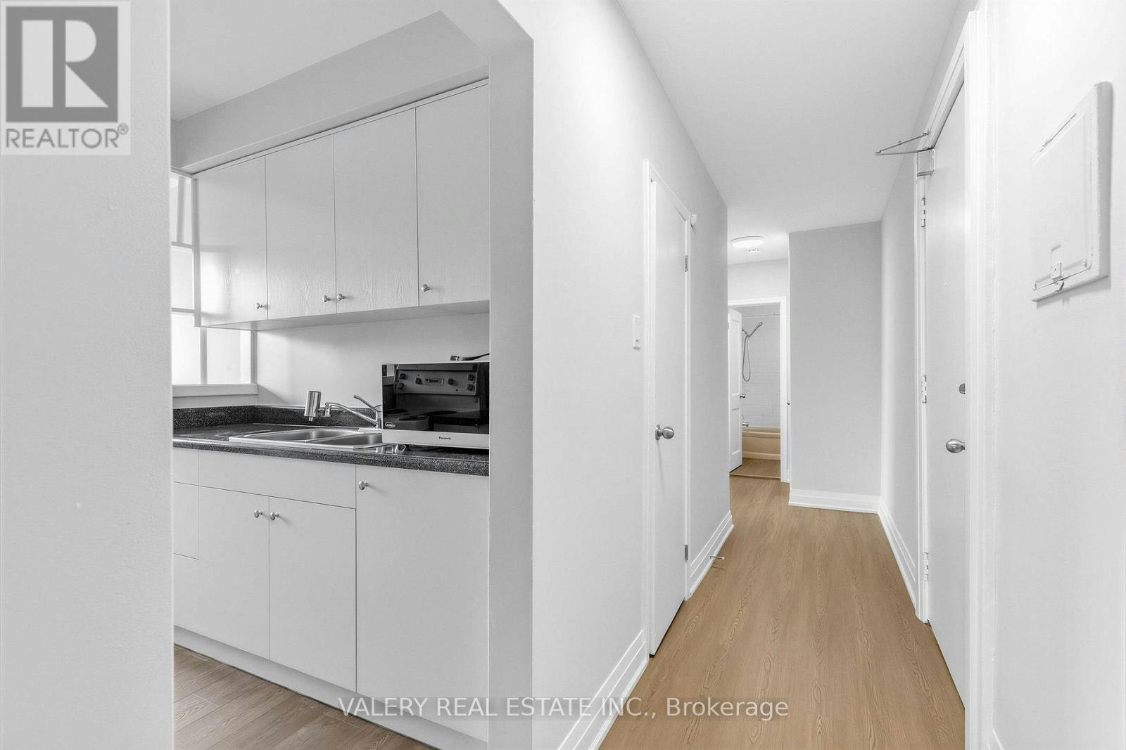 5-12 Westgate Boulevard, Toronto, ON, M3H 1N6 - 3