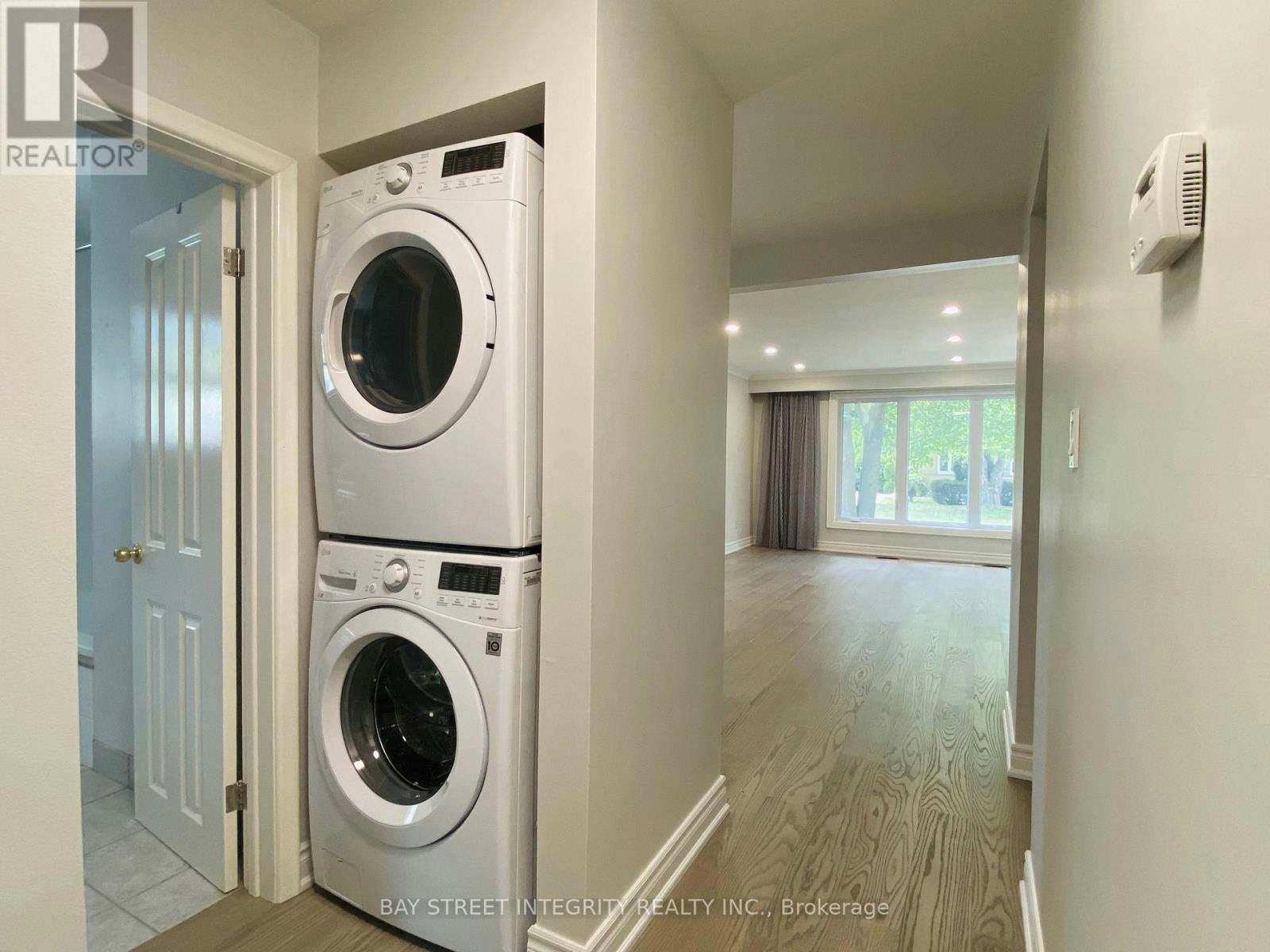 207 Maple Avenue, Richmond Hill, ON, L4C 2J4 - 4