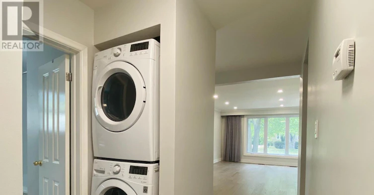 207 Maple Avenue, Richmond Hill, ON, L4C 2J4 - 4
