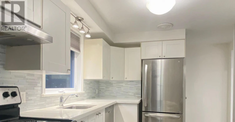 207 Maple Avenue, Richmond Hill, ON, L4C 2J4 - 6