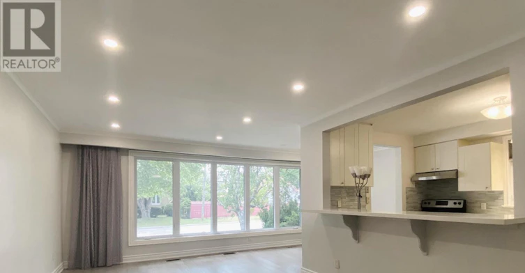 207 Maple Avenue, Richmond Hill, ON, L4C 2J4 - 2
