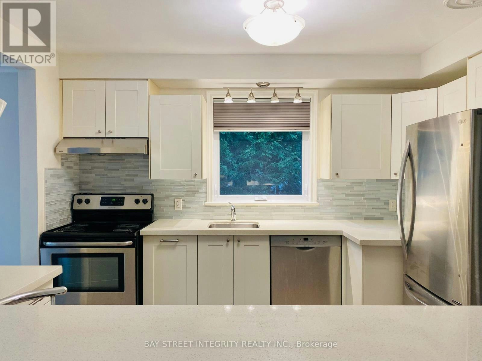 207 Maple Avenue, Richmond Hill, ON, L4C 2J4 - 8