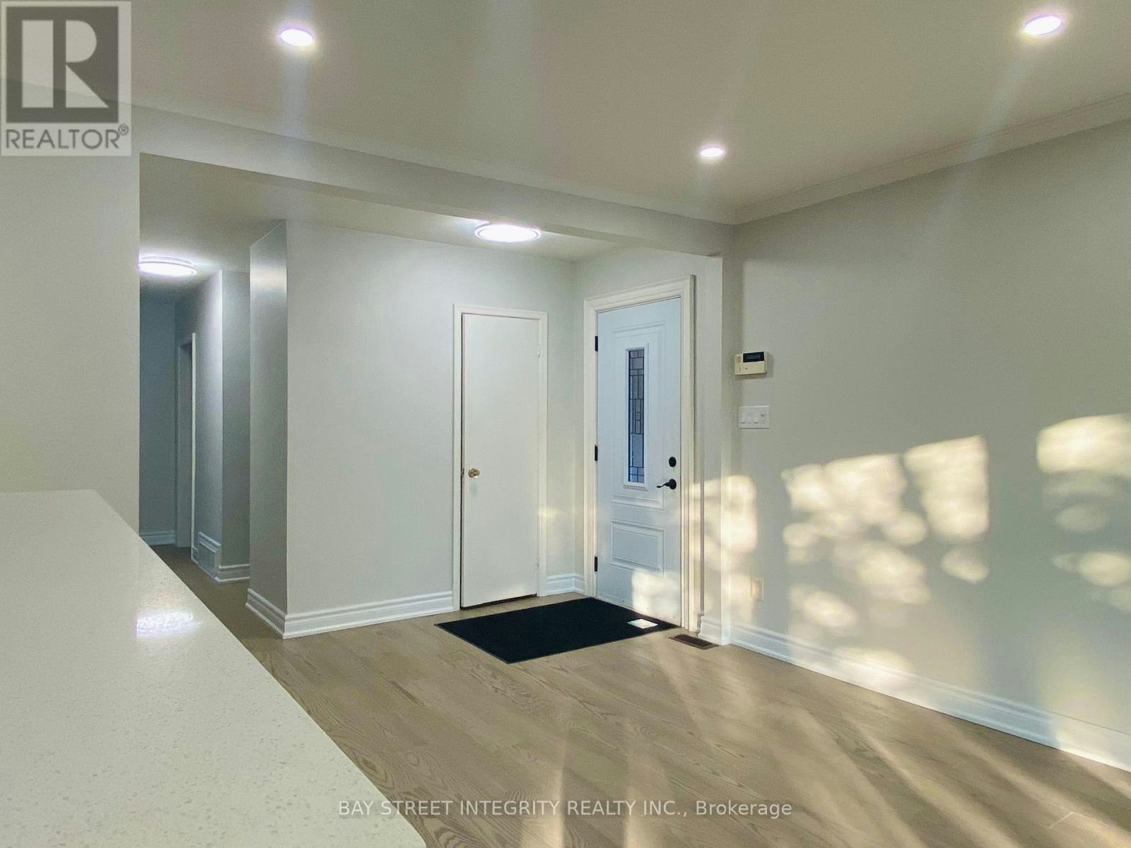 207 Maple Avenue, Richmond Hill, ON, L4C 2J4 - 3