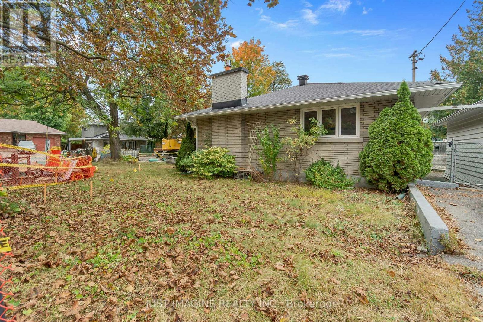 286 Clare Street, Ottawa, ON, K1Z 7E4 - 2