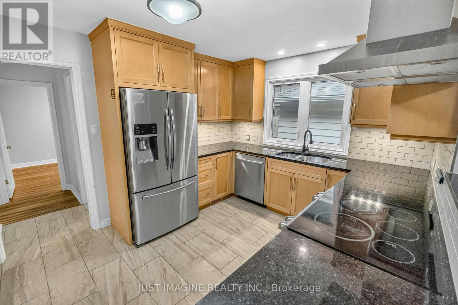 286 Clare Street, Ottawa, ON, K1Z 7E4 - 8