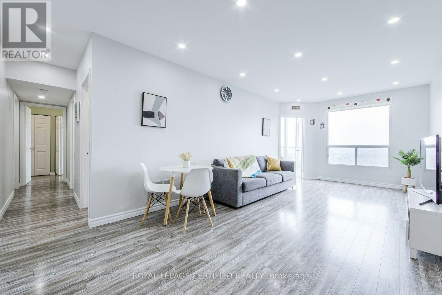 1911-5 Concorde Place, Toronto, ON, M3C 3M8