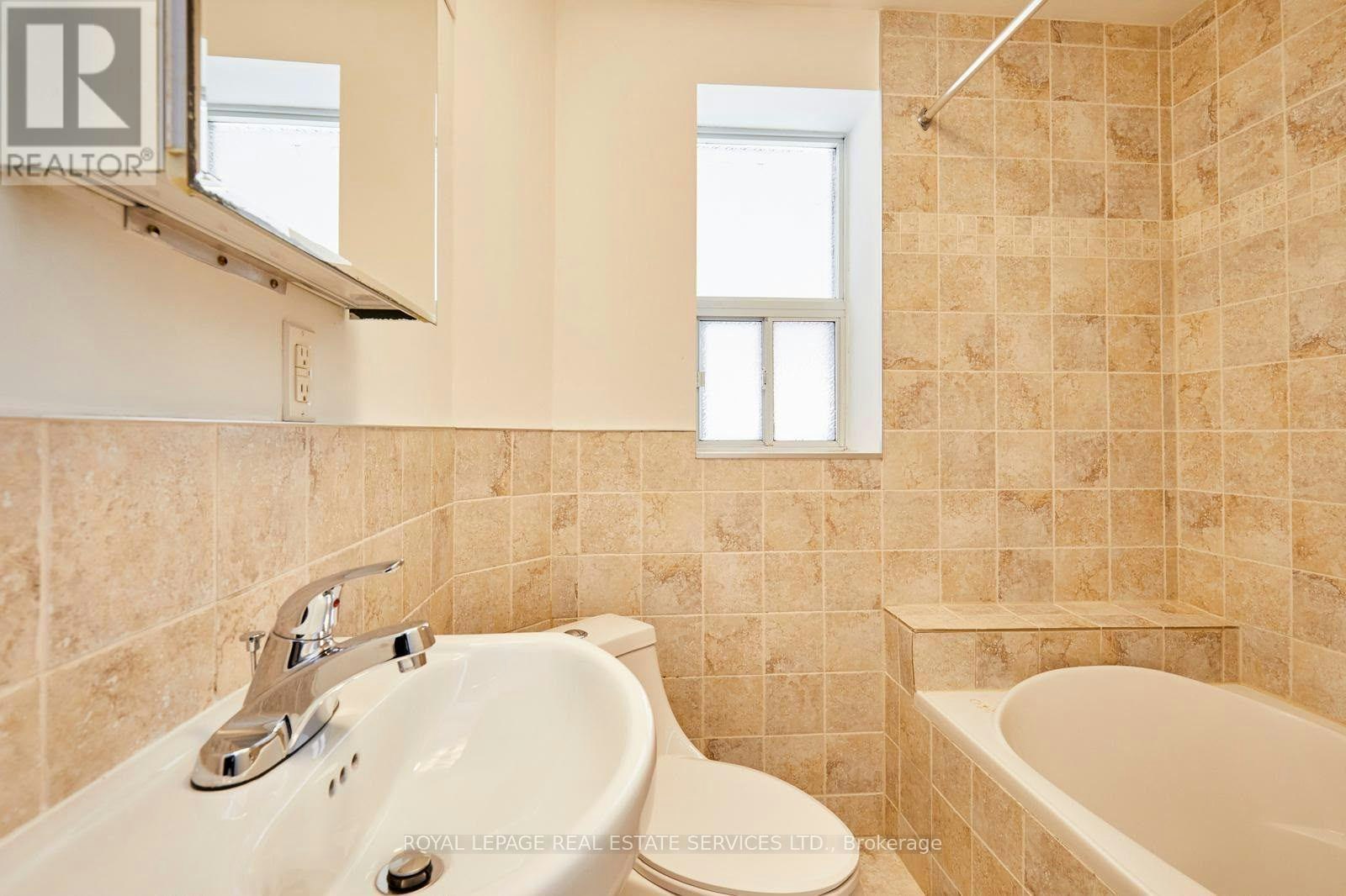2ND FLOOR-927 Kingston Road, Toronto, ON, M4E 1S6 - 8