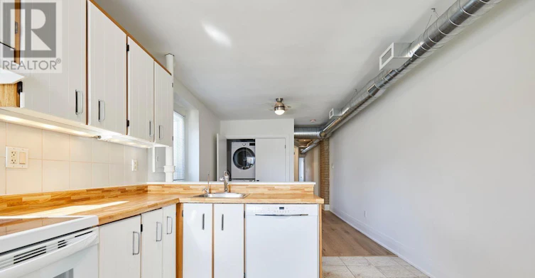 2ND FLOOR-927 Kingston Road, Toronto, ON, M4E 1S6 - 2