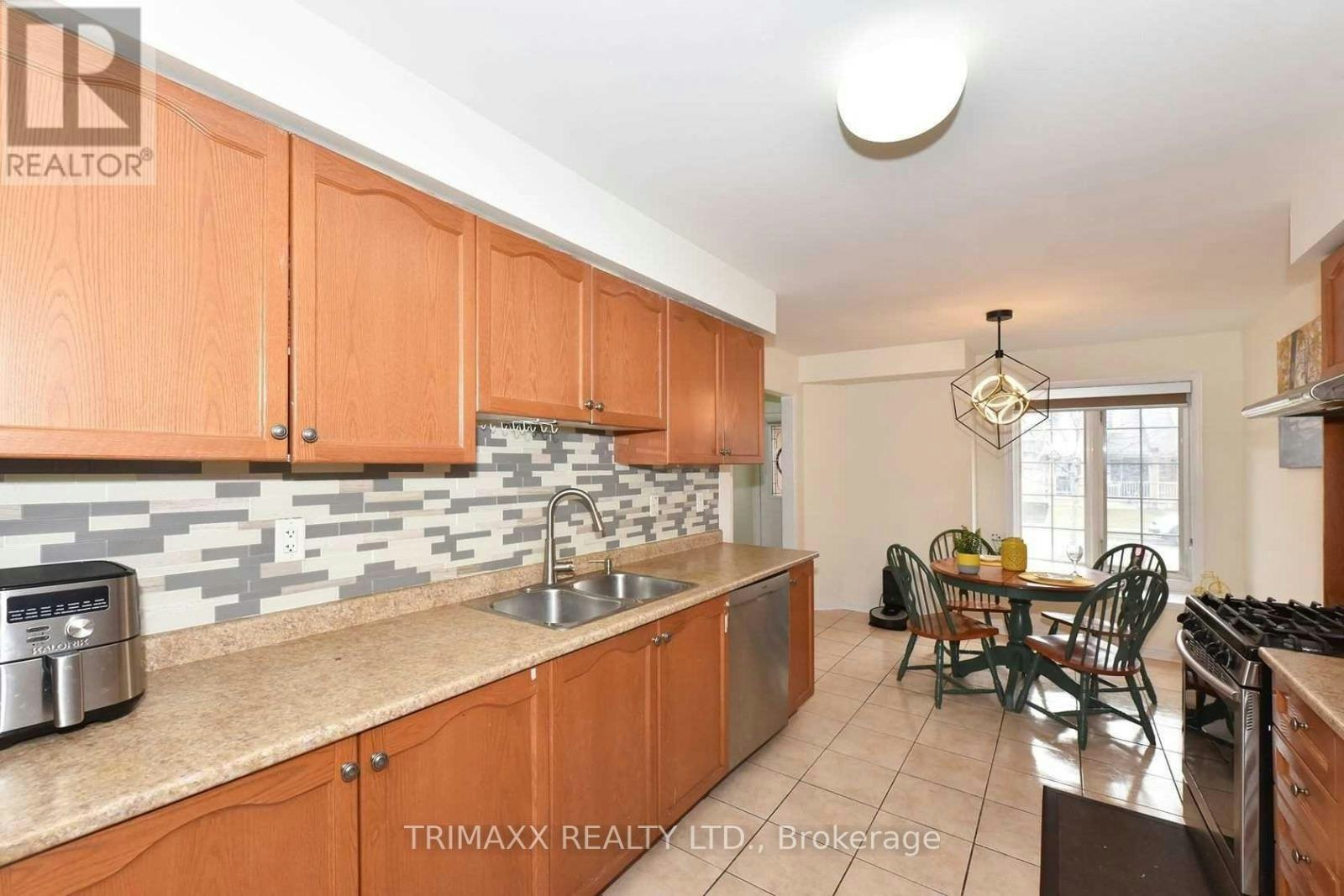 22 Quailvalley Drive, Brampton, ON, L6R 0N4 - 7
