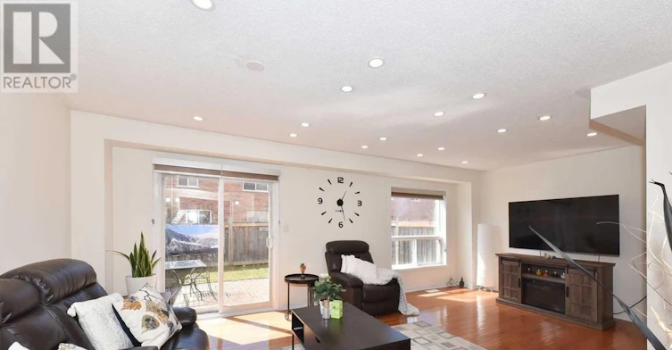 22 Quailvalley Drive, Brampton, ON, L6R 0N4 - 8