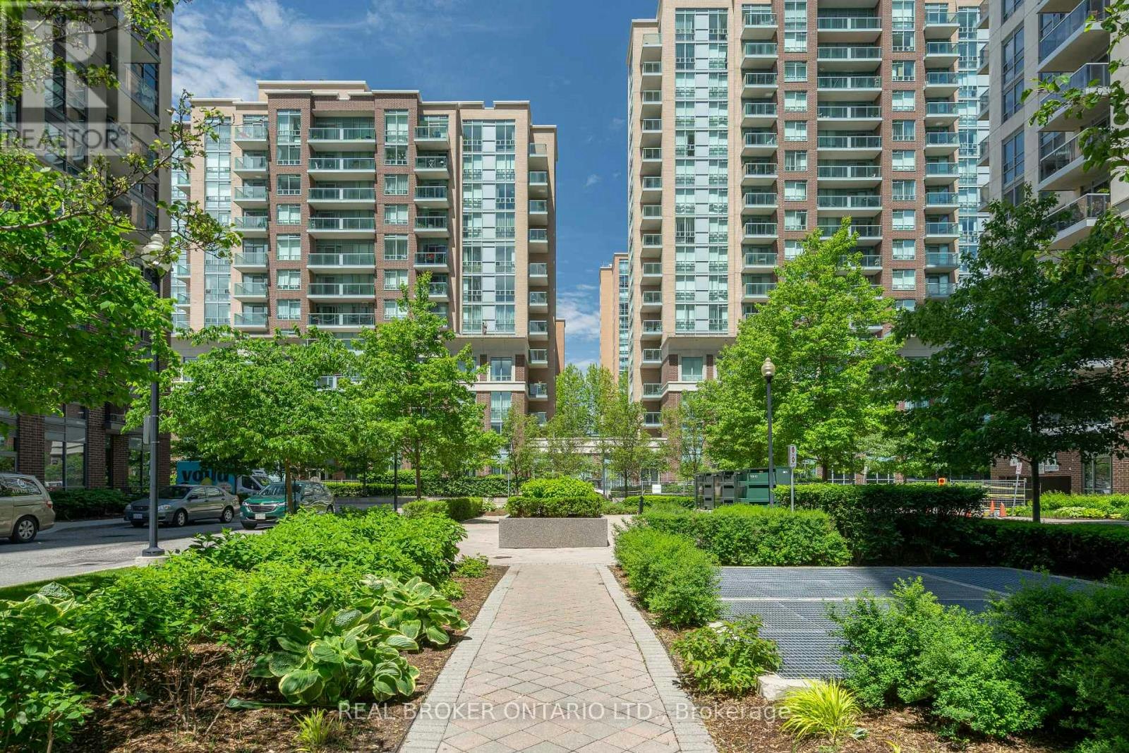 PH2-3 Michael Power Place, Toronto, ON, M9A 0A2 - 3