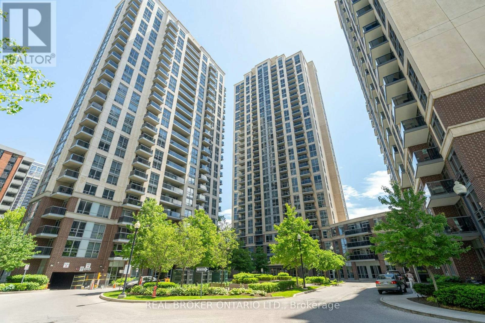 PH2-3 Michael Power Place, Toronto, ON, M9A 0A2 - 2