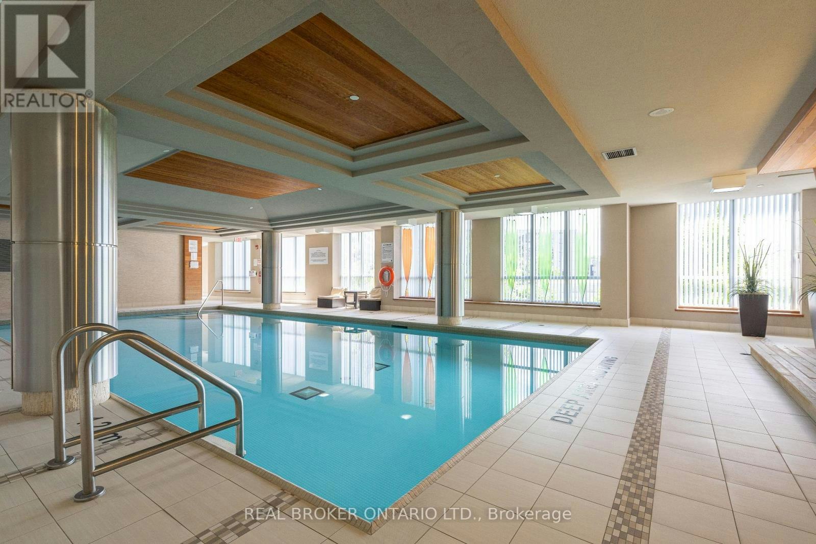 PH2-3 Michael Power Place, Toronto, ON, M9A 0A2 - 24