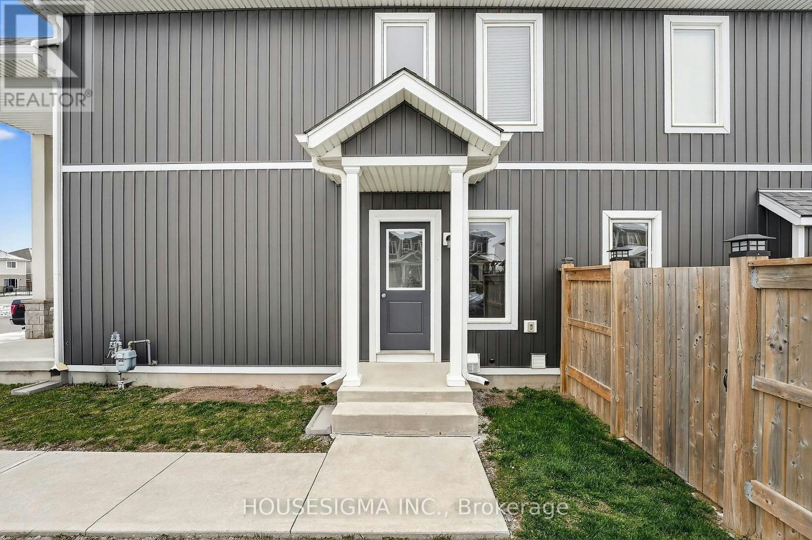 14 Lamb (Lower Level Crescent, Thorold, ON, L2V 0G8