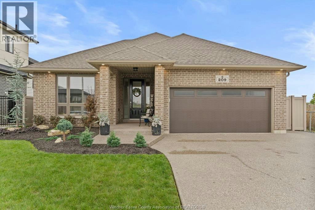 209 Mullen Crescent, Amherstburg, ON, N9V 4C8