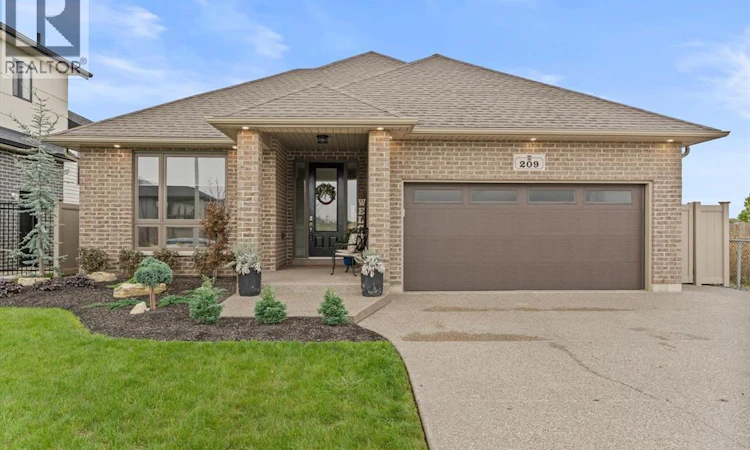209 Mullen Crescent
