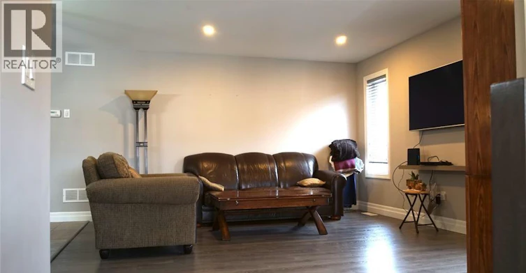 256 Jewel, Lasalle, ON, N9J 3X5 - 2