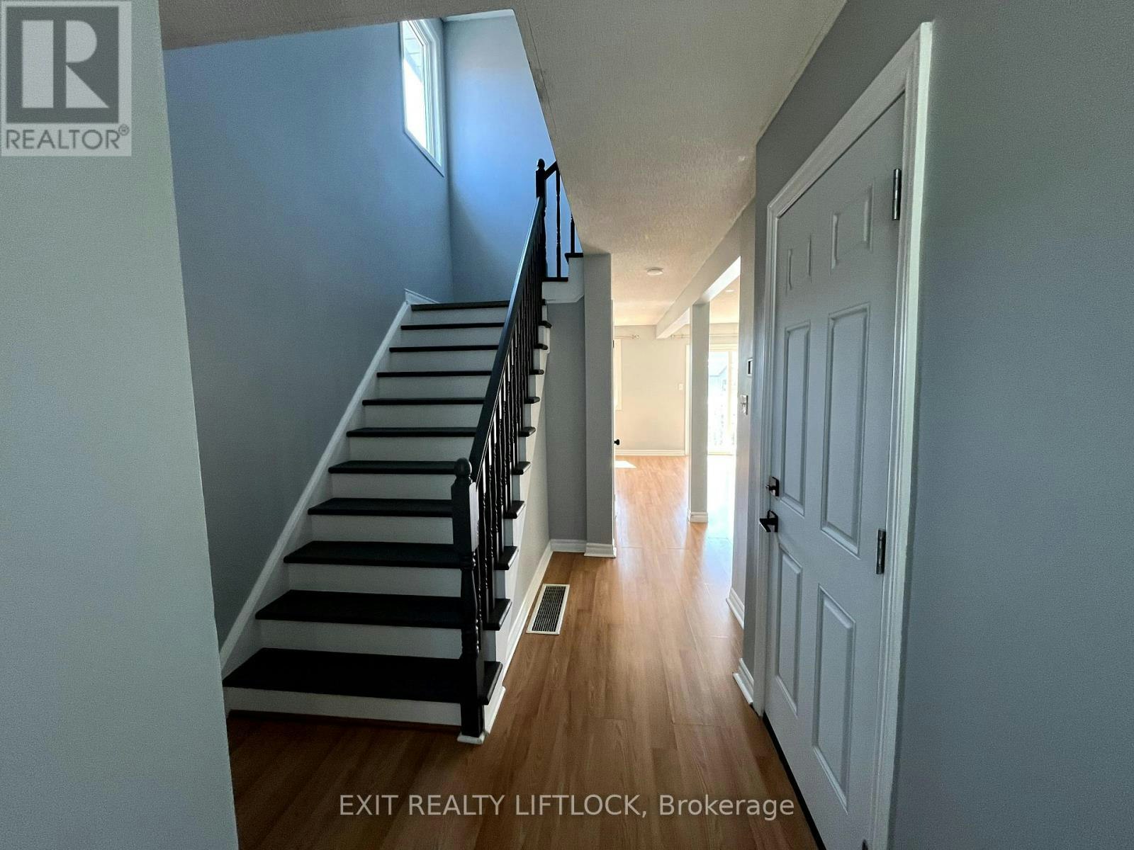 722 Trailview Drive, Peterborough, ON, K9J 8P2 - 4