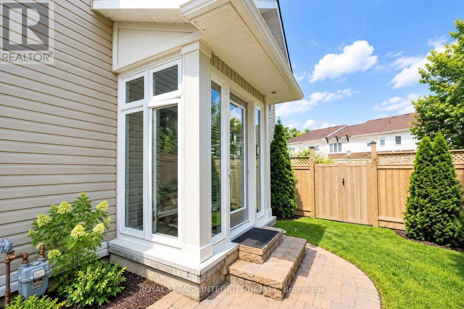 133 Shady Grove Street, Ottawa, ON, K2G 6Z5 - 2