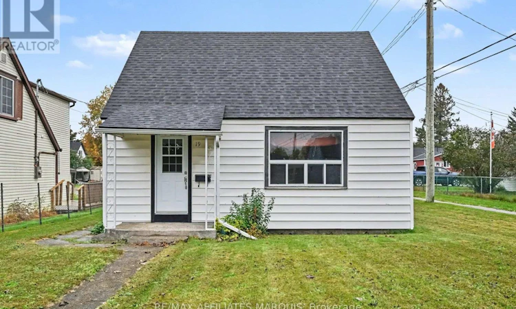 19 Churchill Crescent