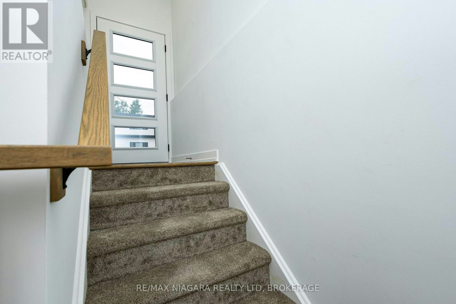 4263 Fourth Avenue, Niagara Falls, ON, L2E 0C2 - 2