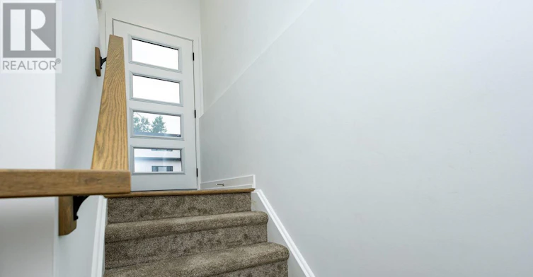 4263 Fourth Avenue, Niagara Falls, ON, L2E 0C2 - 2