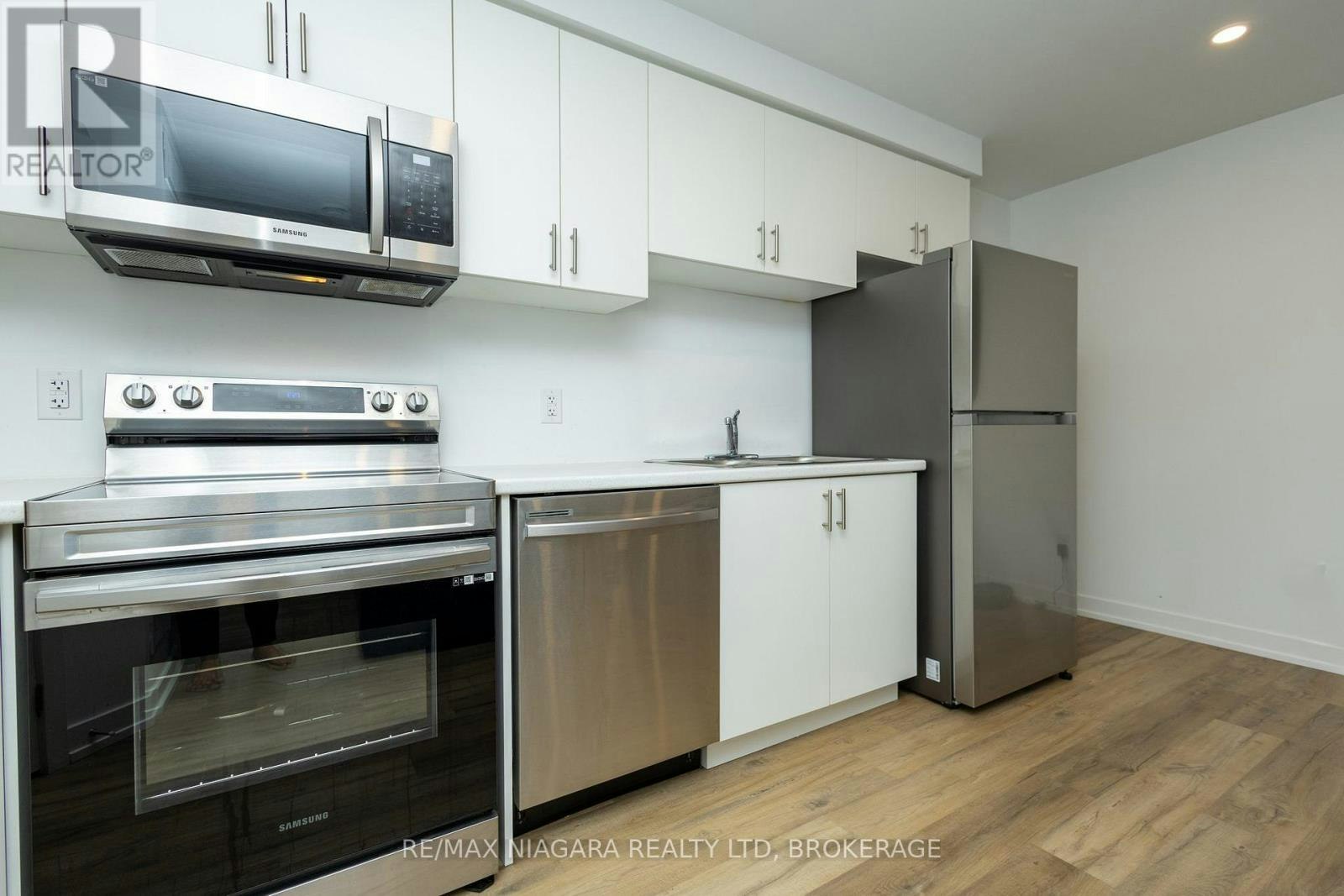 4263 Fourth Avenue, Niagara Falls, ON, L2E 0C2 - 8