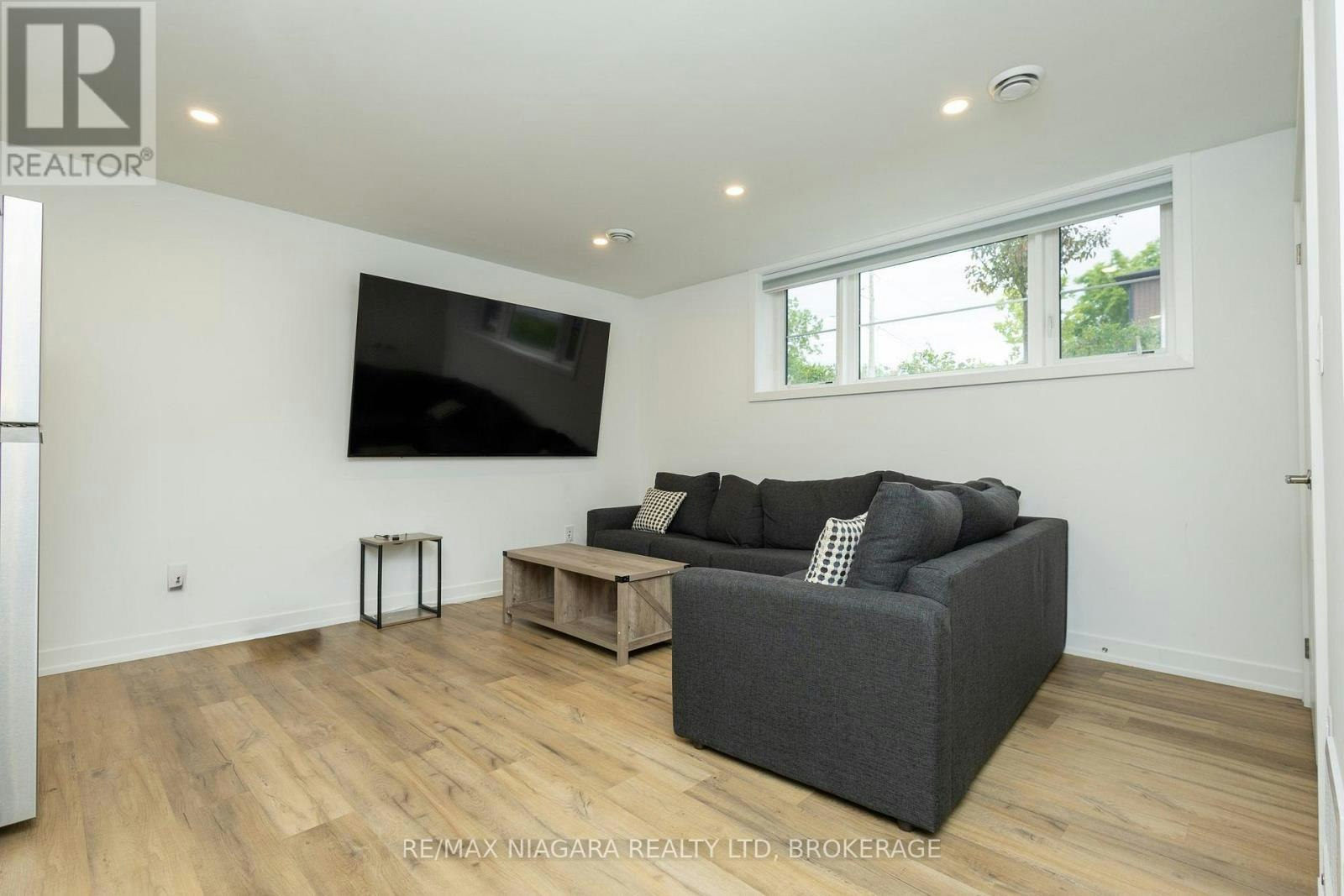 4263 Fourth Avenue, Niagara Falls, ON, L2E 0C2 - 6