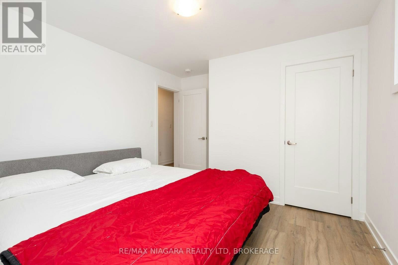 4263 Fourth Avenue, Niagara Falls, ON, L2E 0C2 - 14