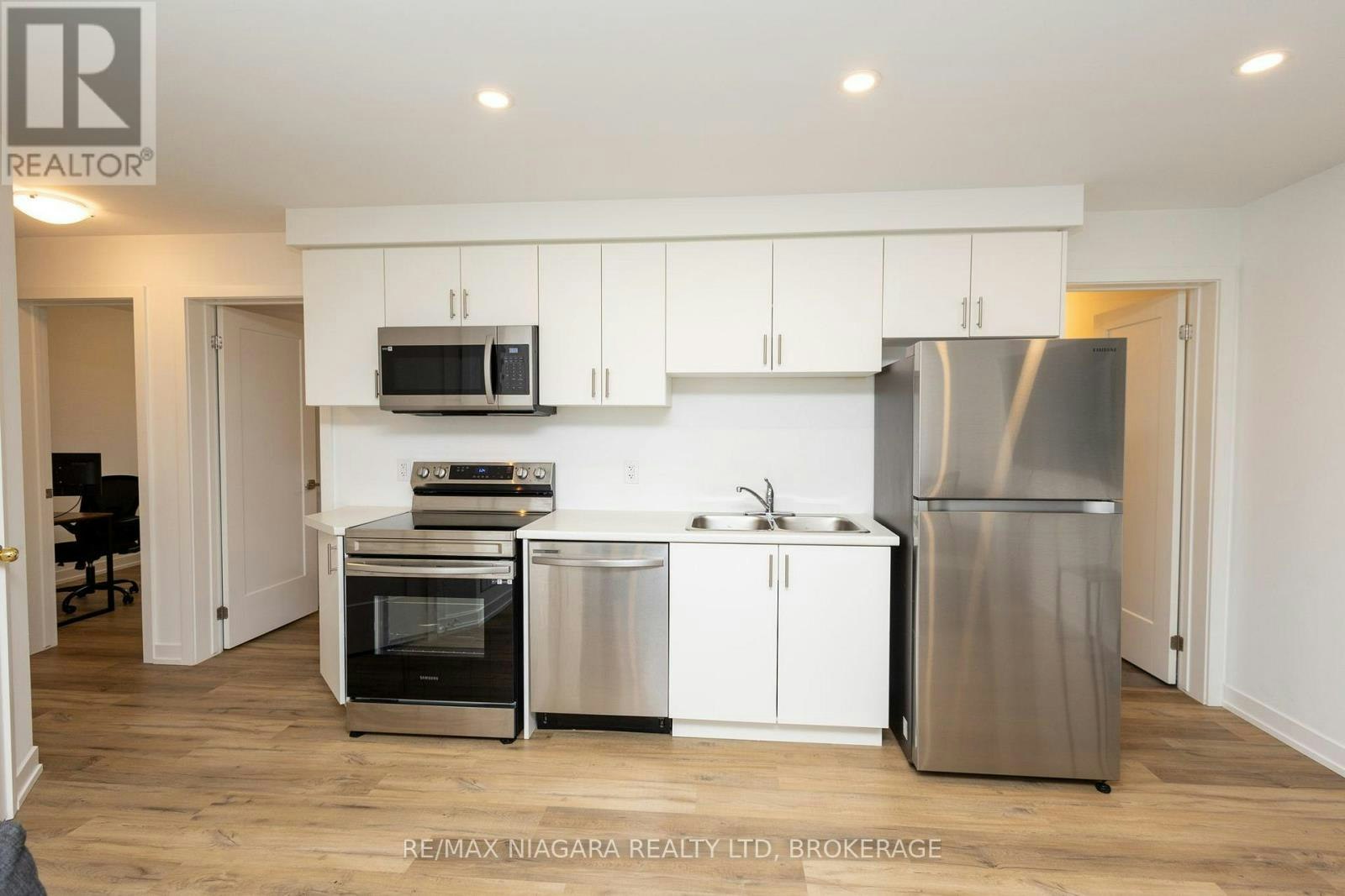 4263 Fourth Avenue, Niagara Falls, ON, L2E 0C2 - 4