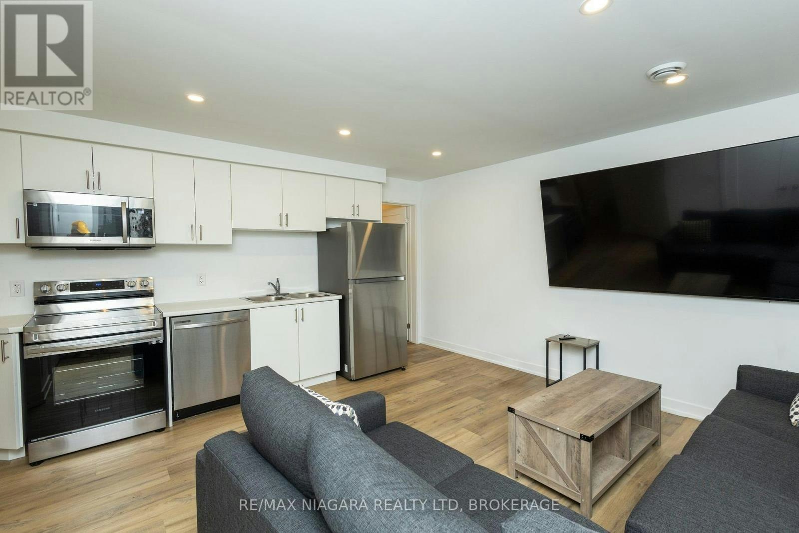 4263 Fourth Avenue, Niagara Falls, ON, L2E 0C2 - 7