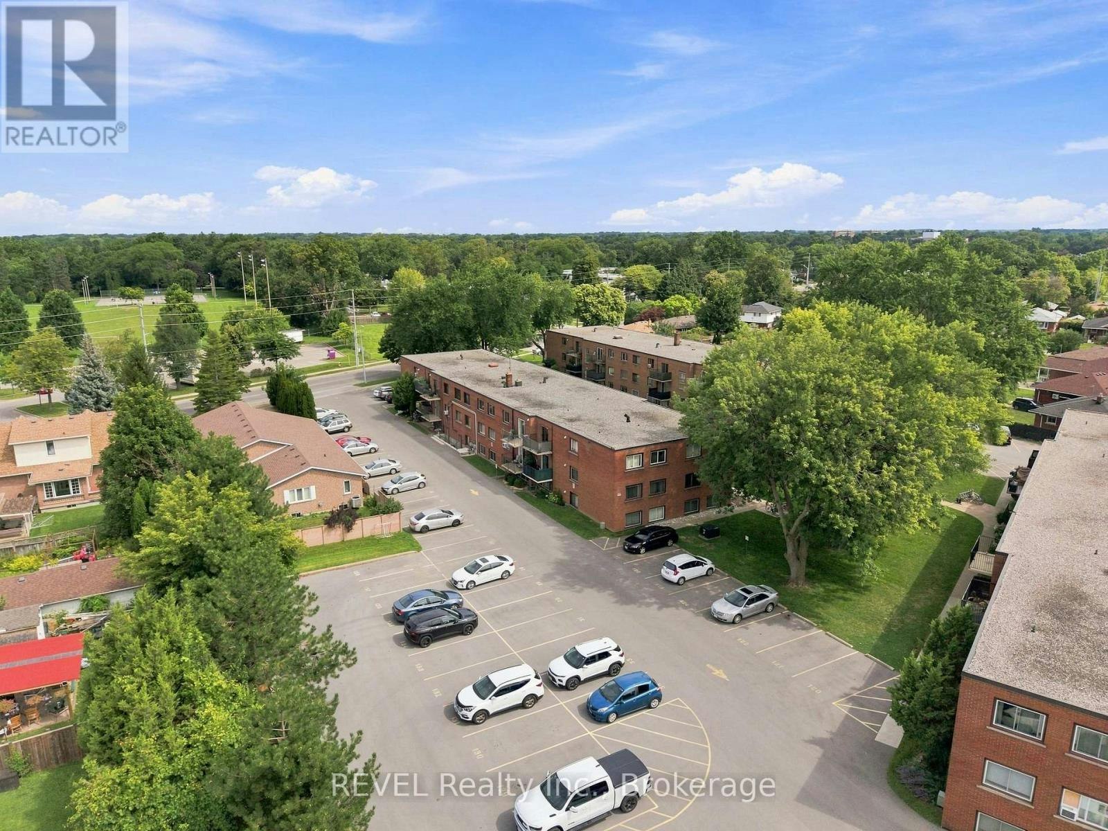 3-450 Carlton Street, St. Catharines, ON, L2M 4X1