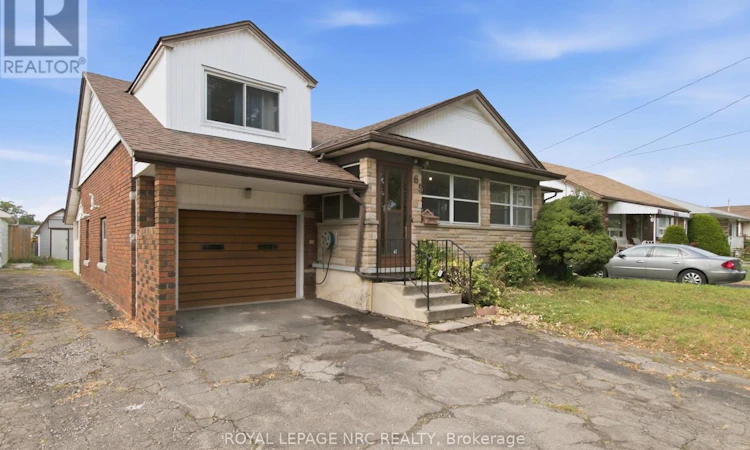 65 Golden Boulevard W