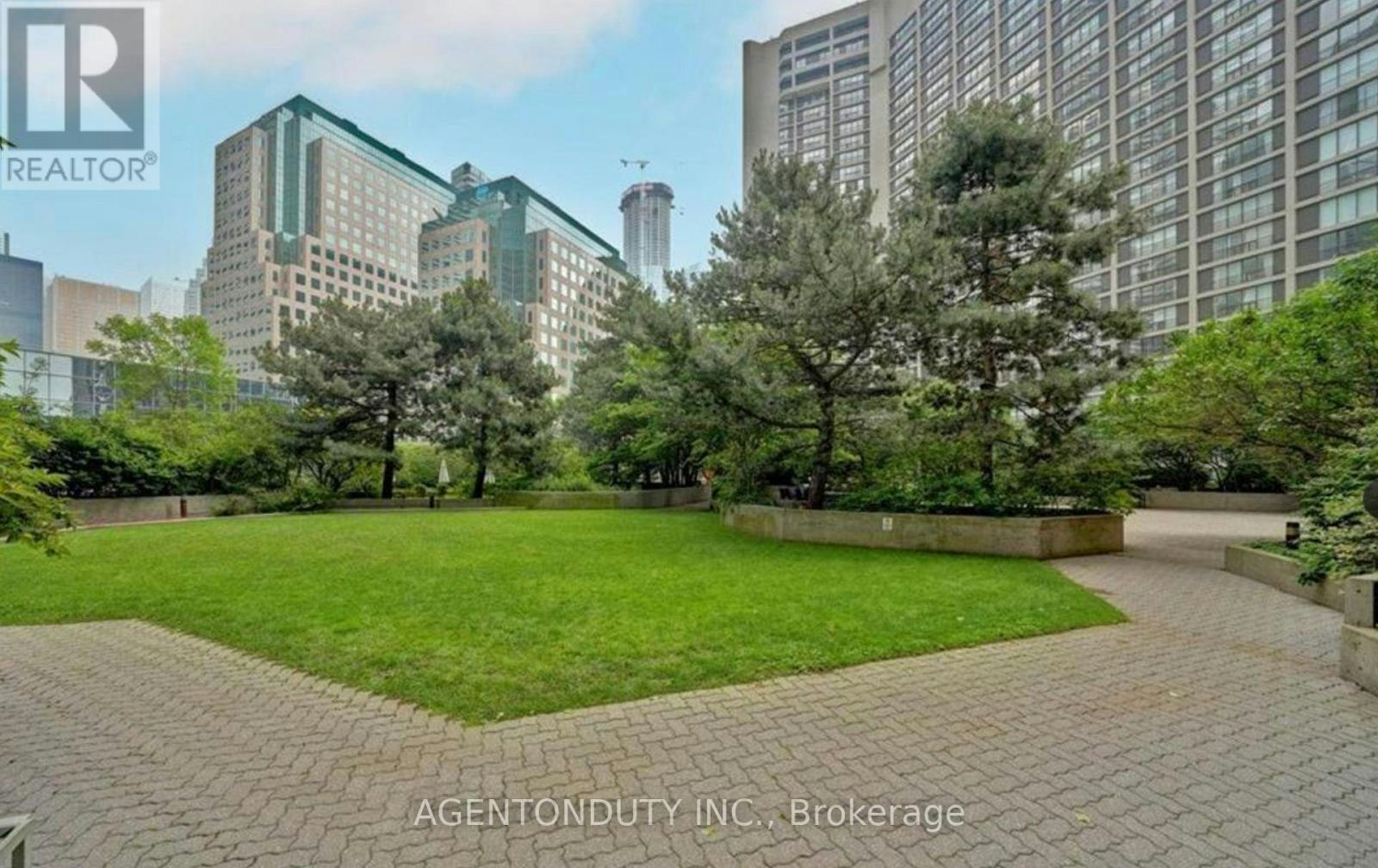 1605-65 Harbour Square, Toronto, ON, M5J 2L4 - 16