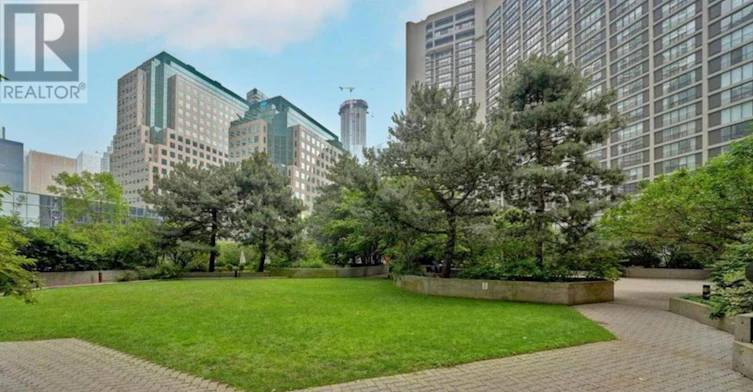 1605-65 Harbour Square, Toronto, ON, M5J 2L4 - 16