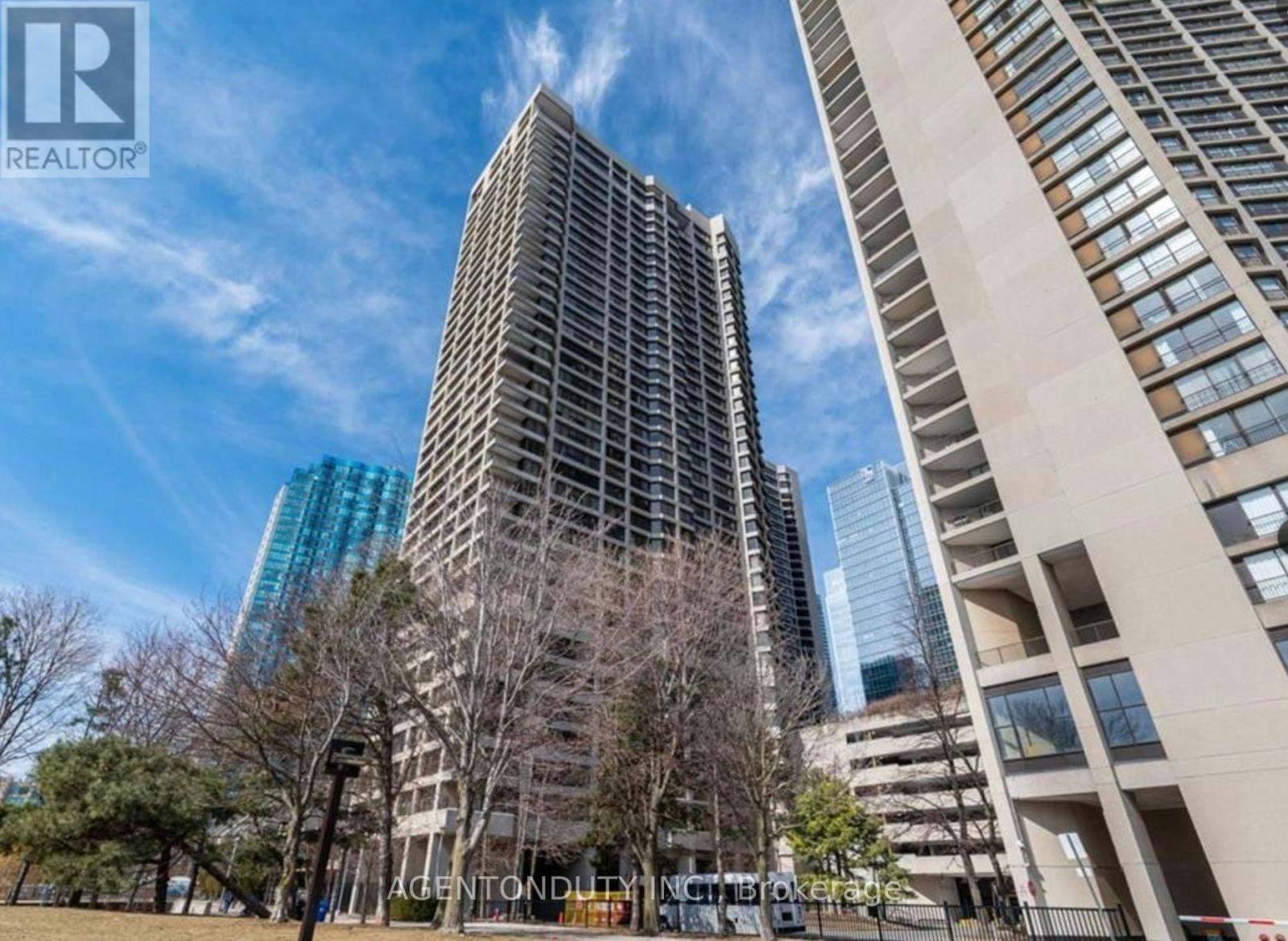 1605-65 Harbour Square, Toronto, ON, M5J 2L4 - 3