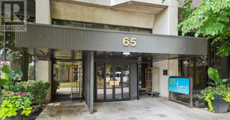 1605-65 Harbour Square, Toronto, ON, M5J 2L4 - 4