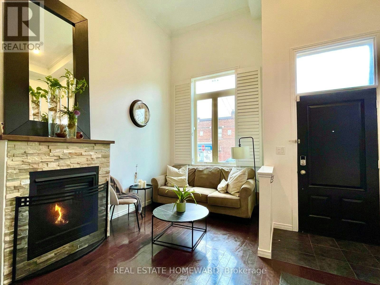 287 Kingswood Road, Toronto, ON, M4E 3N8 - 3