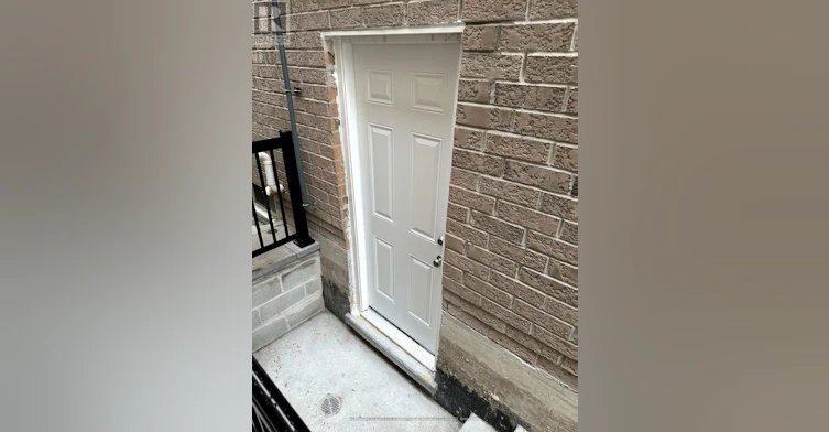 52 Herefordshire Crescent, East Gwillimbury, ON, L9N 0B7 - 3