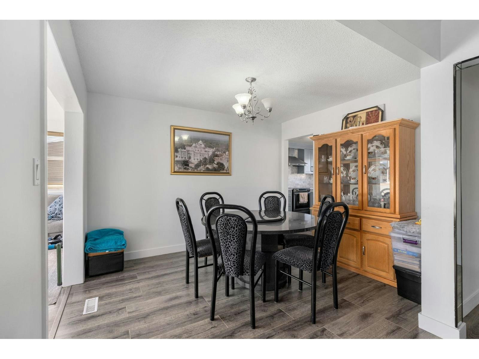 7923 122a Street, Surrey, BC, V3W 3T4 - 7