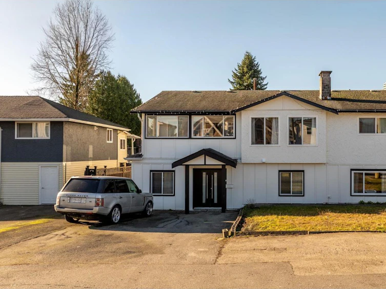 7923 122a Street, Surrey, BC, V3W 3T4