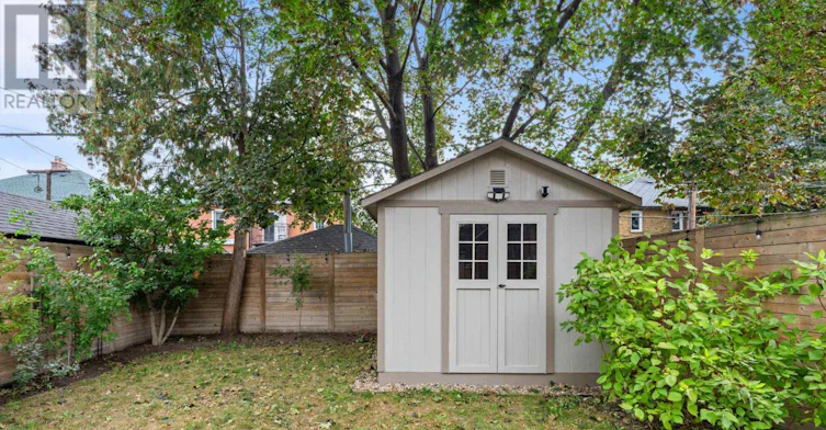 865 Windermere Avenue, Toronto, ON, M6S 3M8 - 43