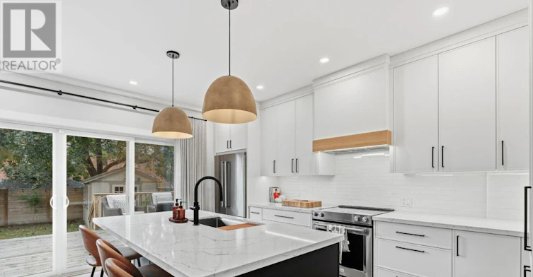 865 Windermere Avenue, Toronto, ON, M6S 3M8 - 11