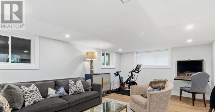 865 Windermere Avenue, Toronto, ON, M6S 3M8 - 31
